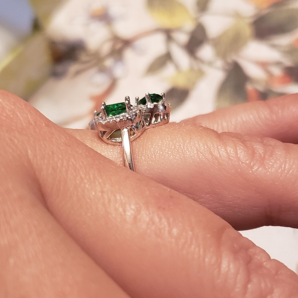 SIZE 7 RING - Picture 5 of 6